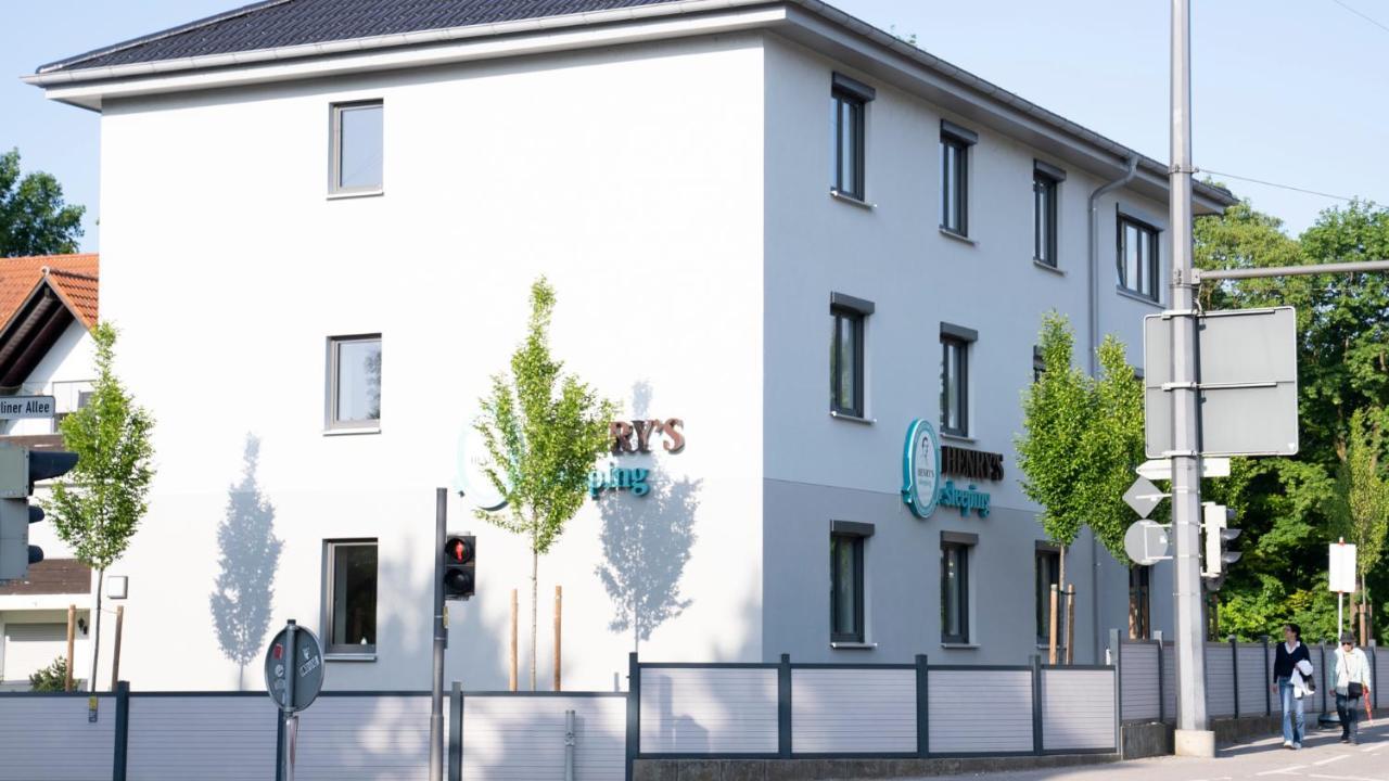 Henrys Sleeping Am Augsburger Eiskanal Экстерьер фото