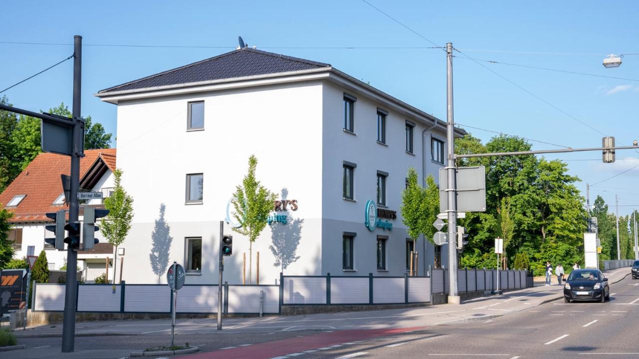 Henrys Sleeping Am Augsburger Eiskanal Экстерьер фото