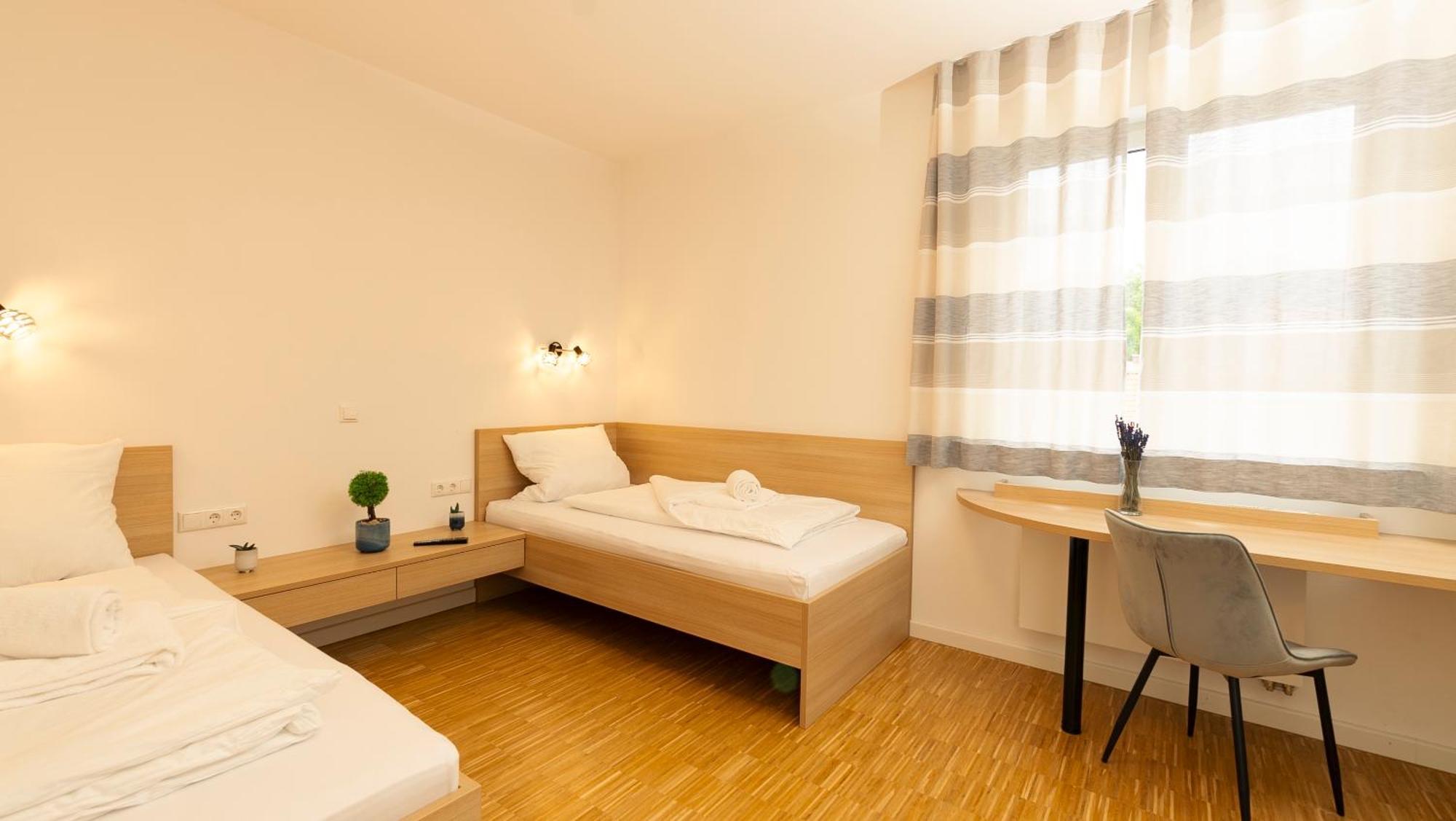 Henrys Sleeping Am Augsburger Eiskanal Экстерьер фото